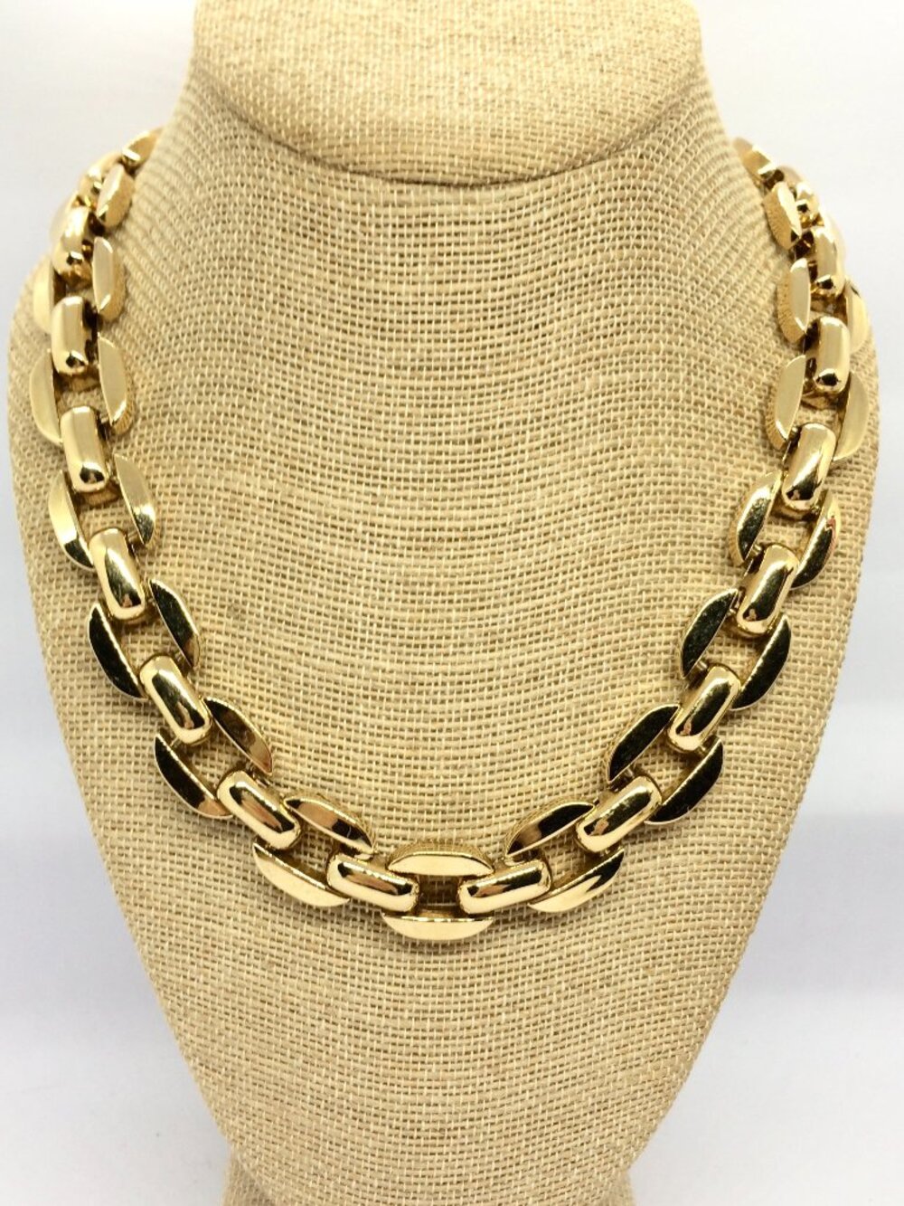 VINTAGE AVON Gold Tone Necklace Chunky Chain Link Collar 80s 90s Bold